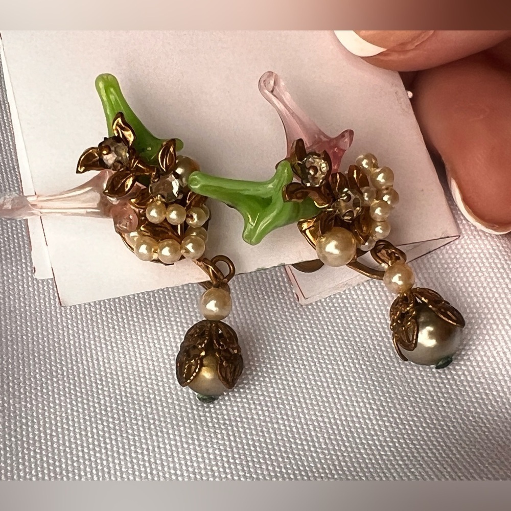 Vintage Rare Early Miriam Haskell Robert Brass Filigree glass leaf Earrings Set - Picture 8 of 17